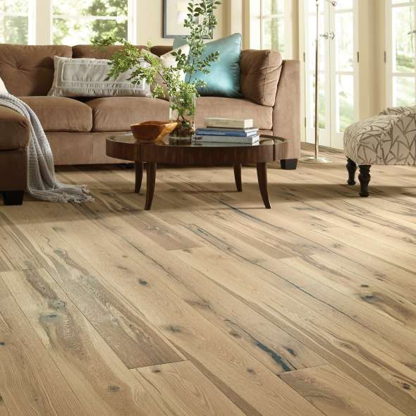 Living room hardwood flooring | Everlast Floors